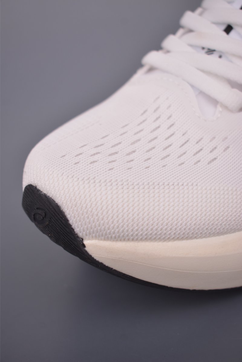 Asics Magic Speed 4 view