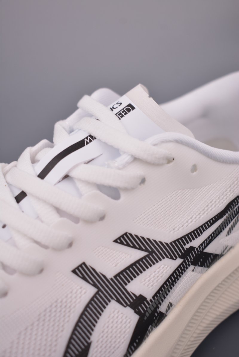 Asics Magic Speed 4 view