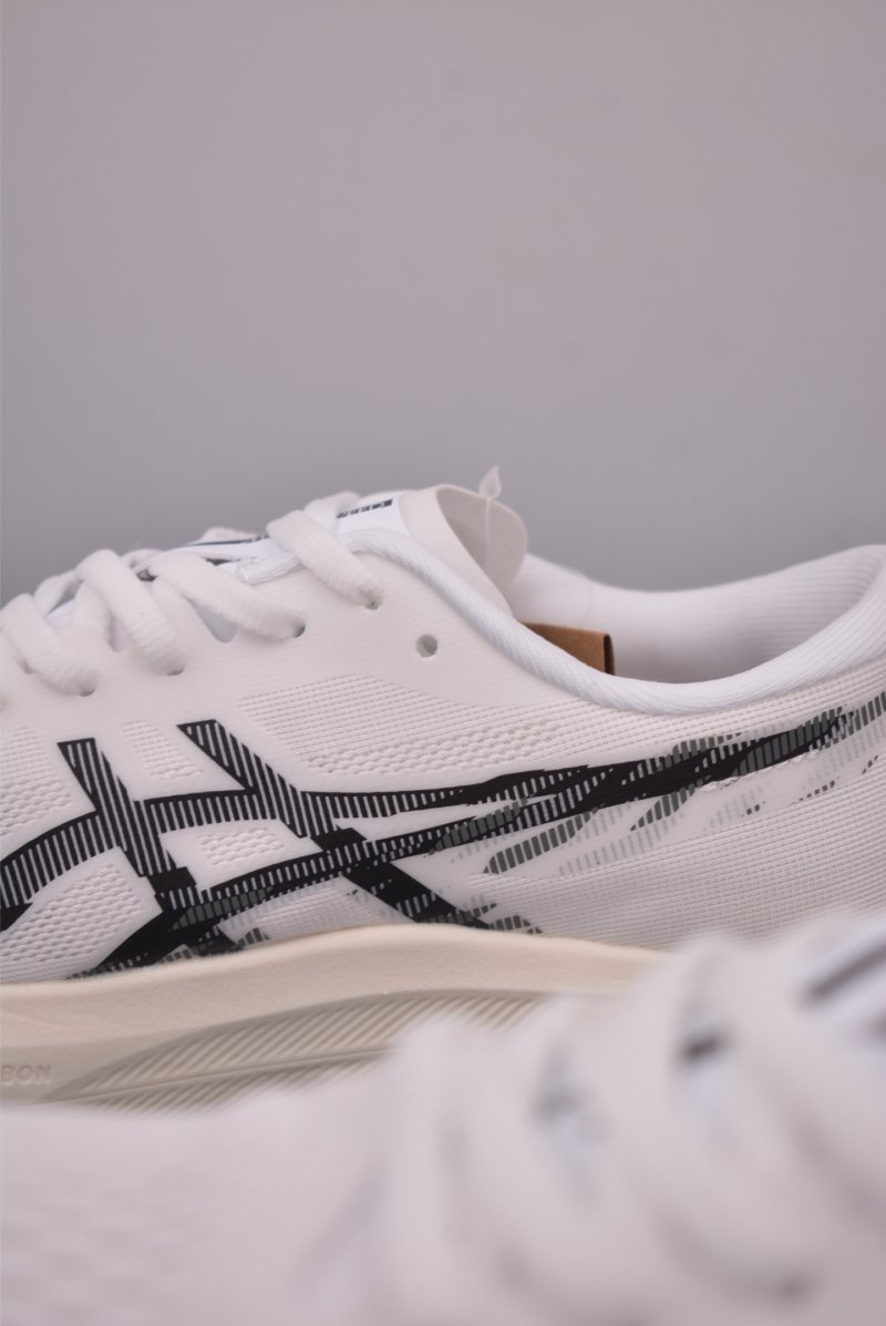 Asics Magic Speed 4 view