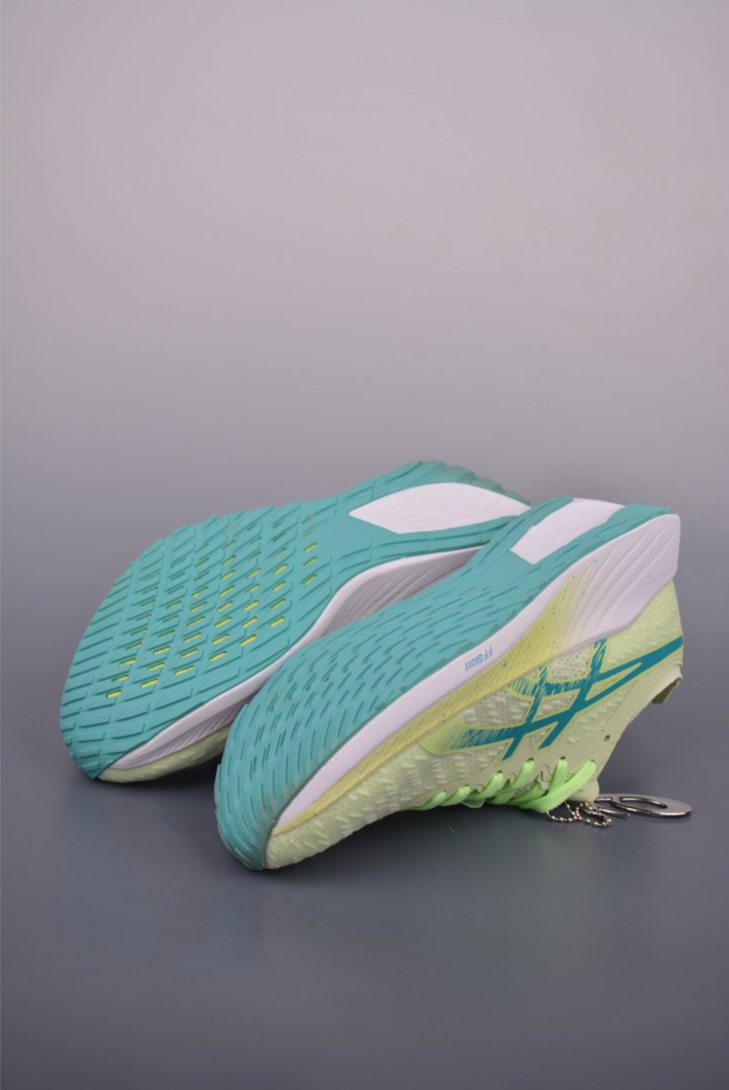 Asics Magic Speed 4 view