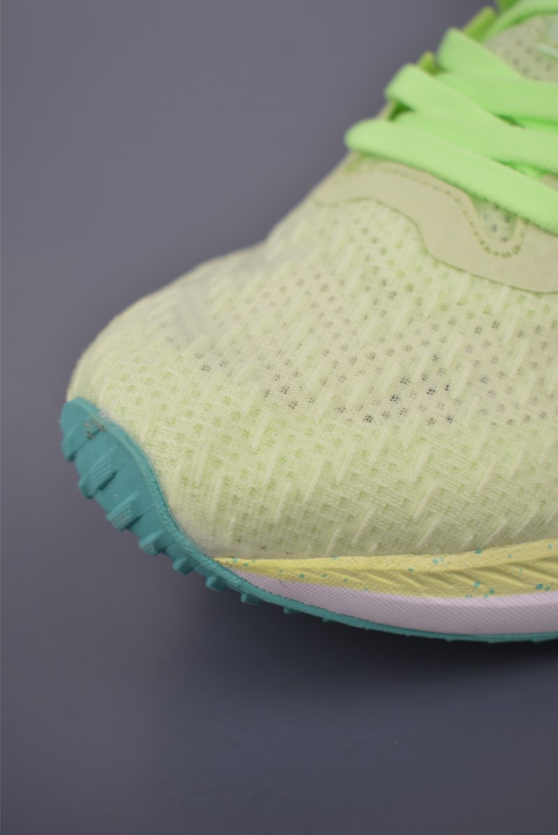 Asics Magic Speed 4 view