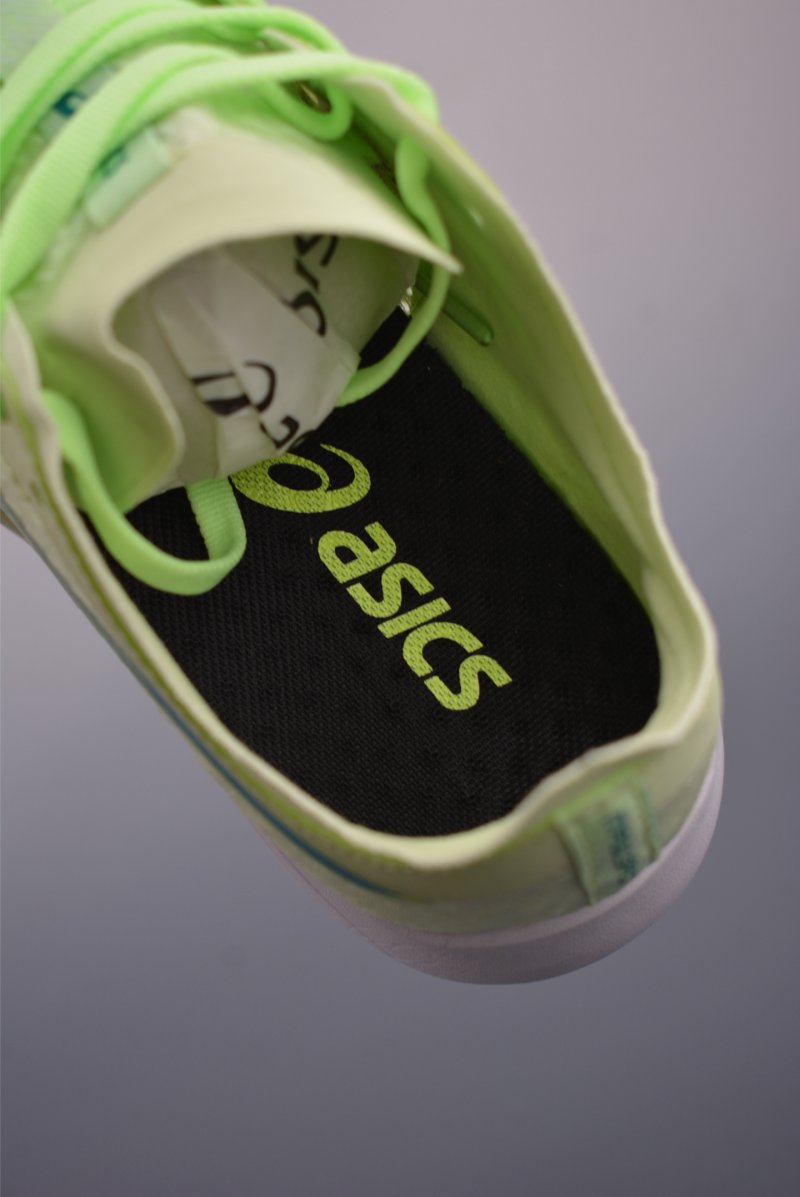 Asics Magic Speed 4 view