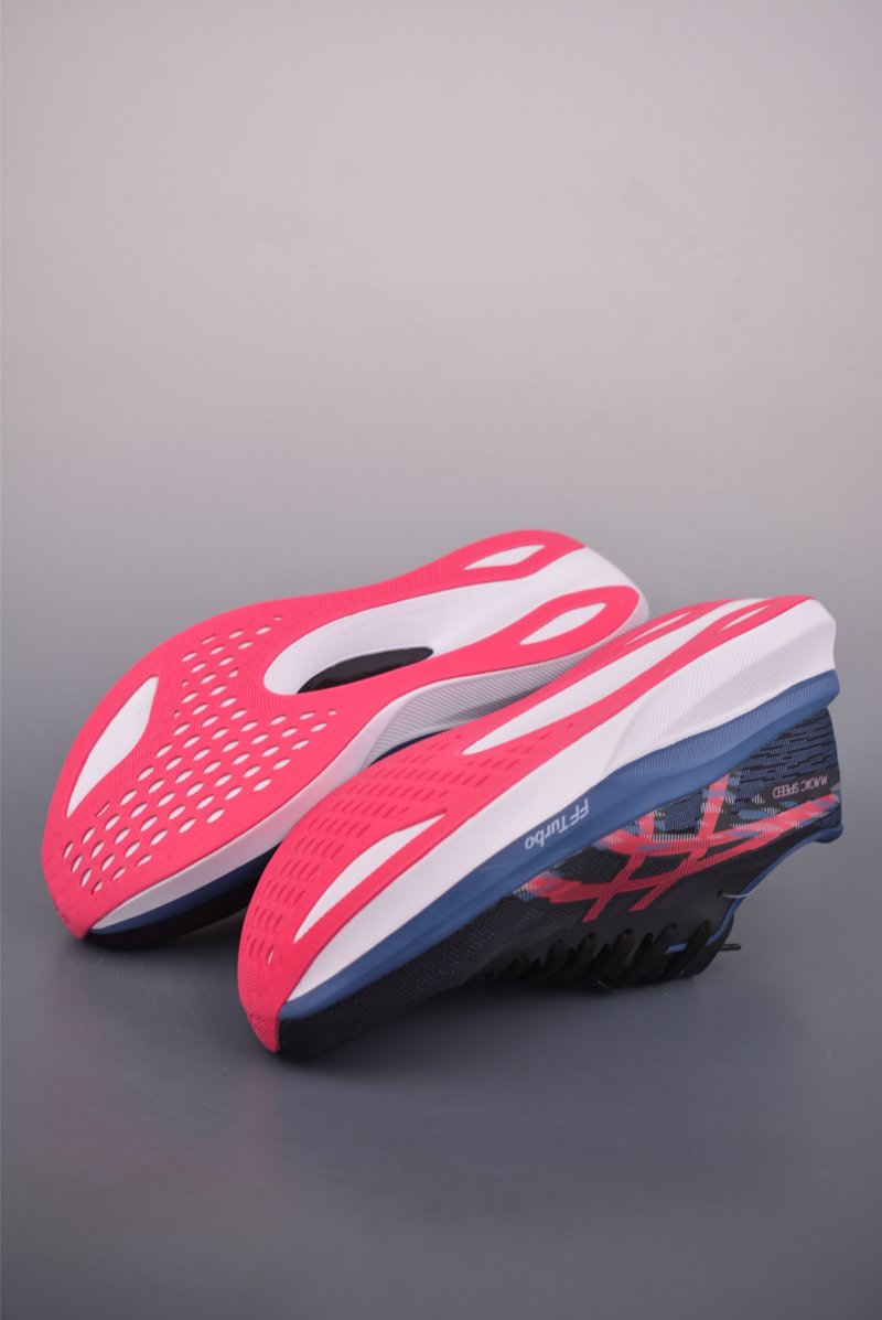 Asics Magic Speed 4 view