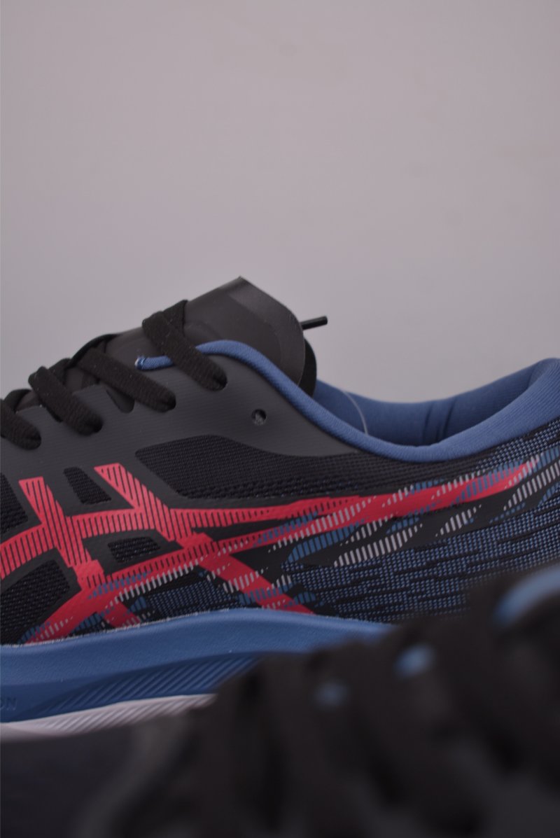 Asics Magic Speed 4 view