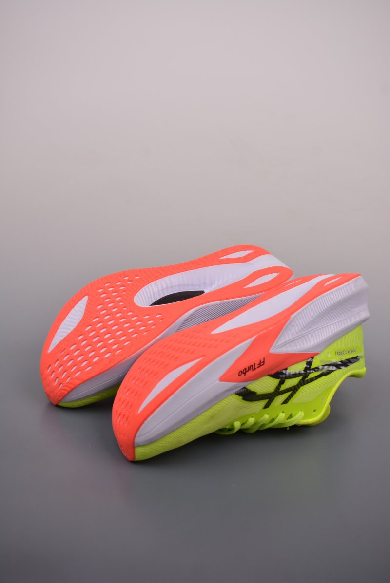 Asics Magic Speed 4 view