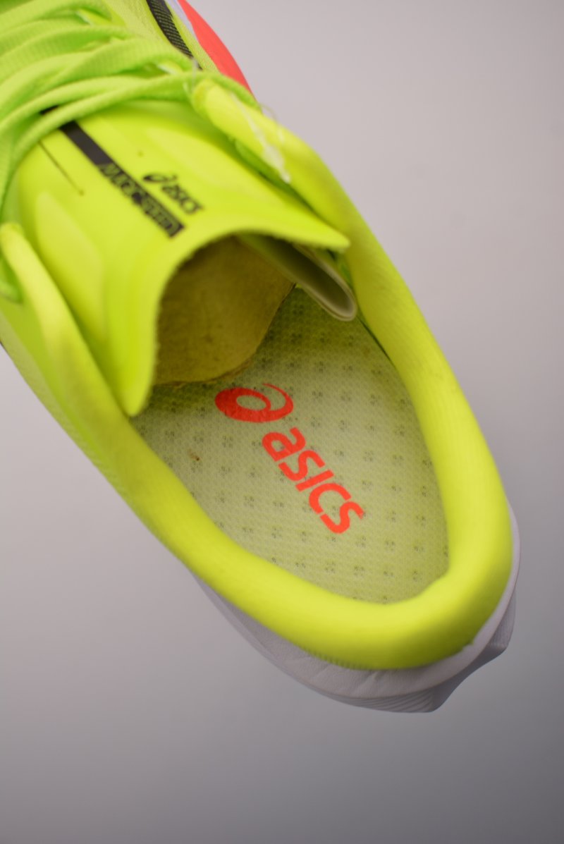 Asics Magic Speed 4 view