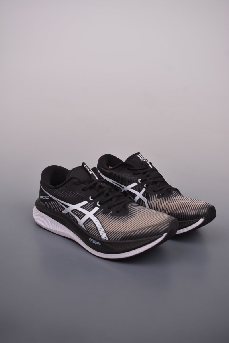 Asics Magic Speed 3