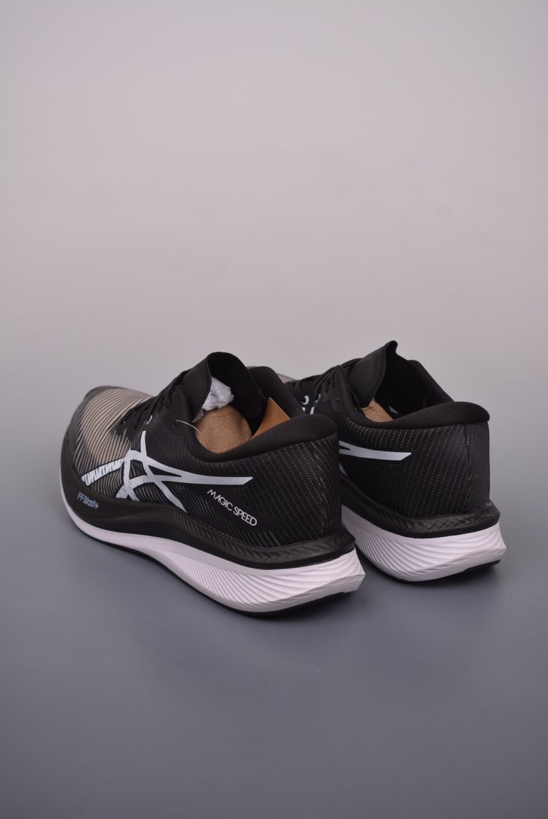 Asics Magic Speed 3 view