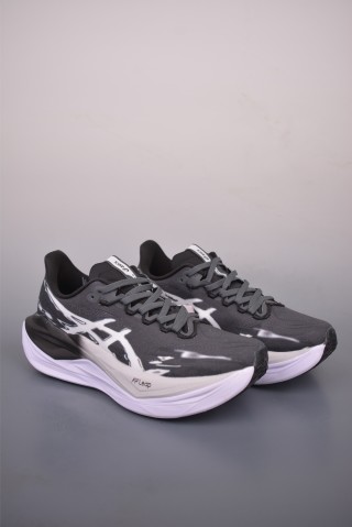 Asics Megablast view 10