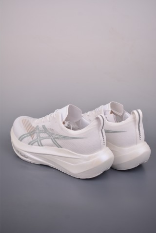Asics Megablast view 20