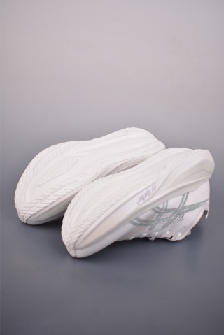 Asics Megablast view 21