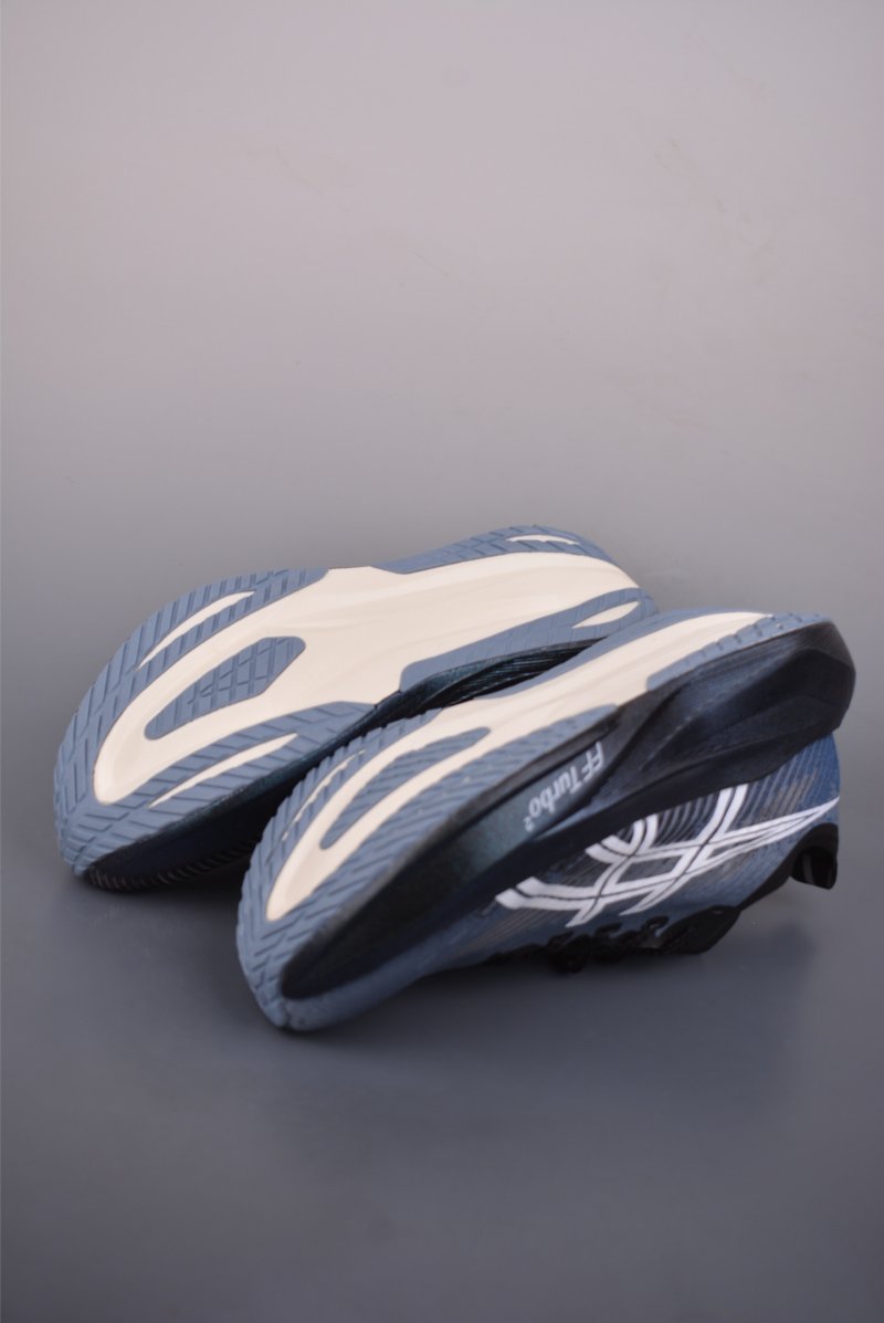 Asics Megablast view