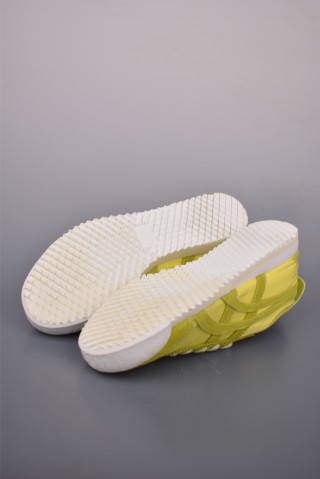 Asics Mexico 66 NM view 3