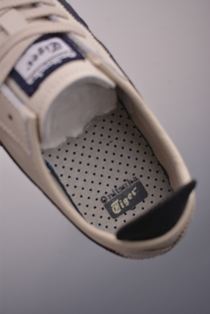 Asics Mexico 66 view