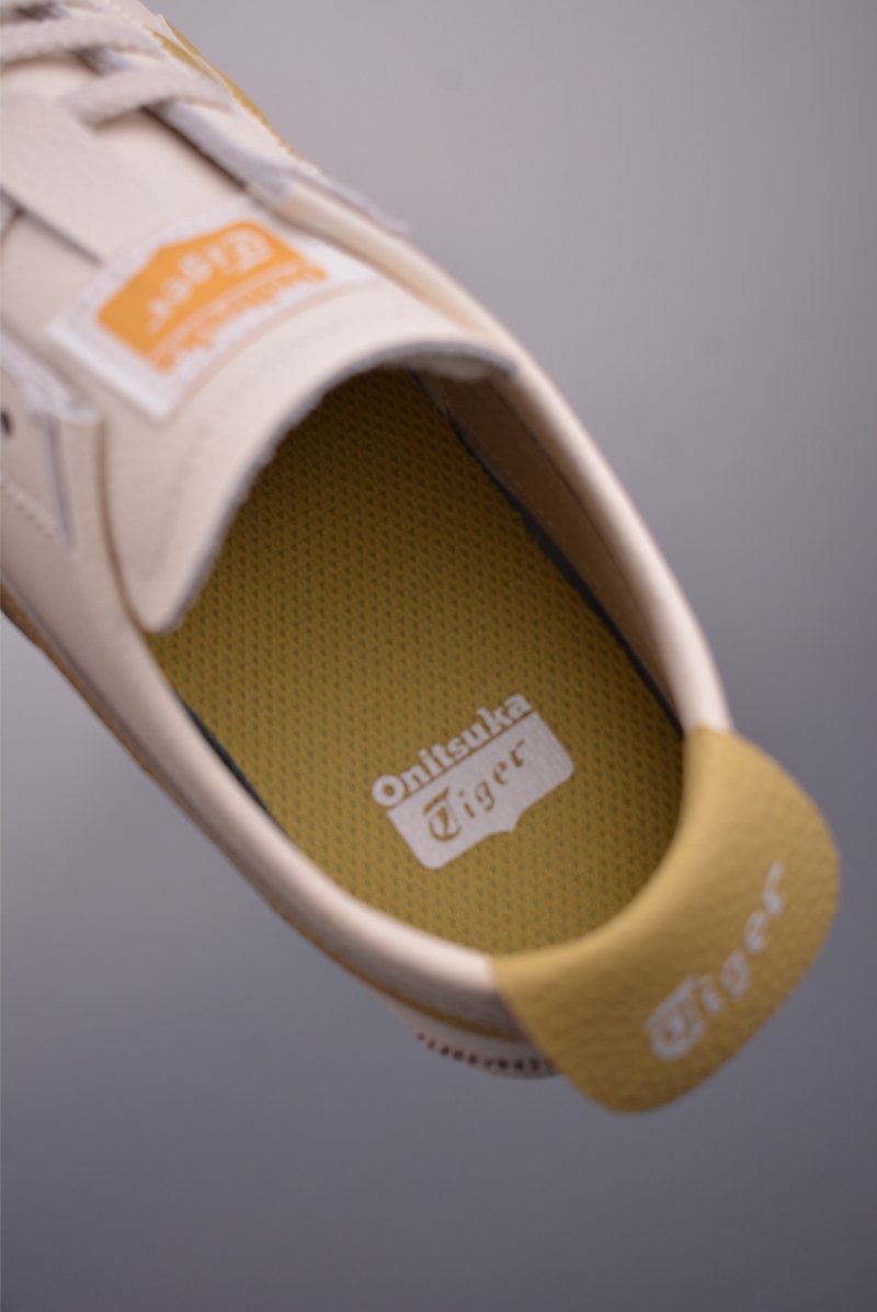Asics Mexico 66 view