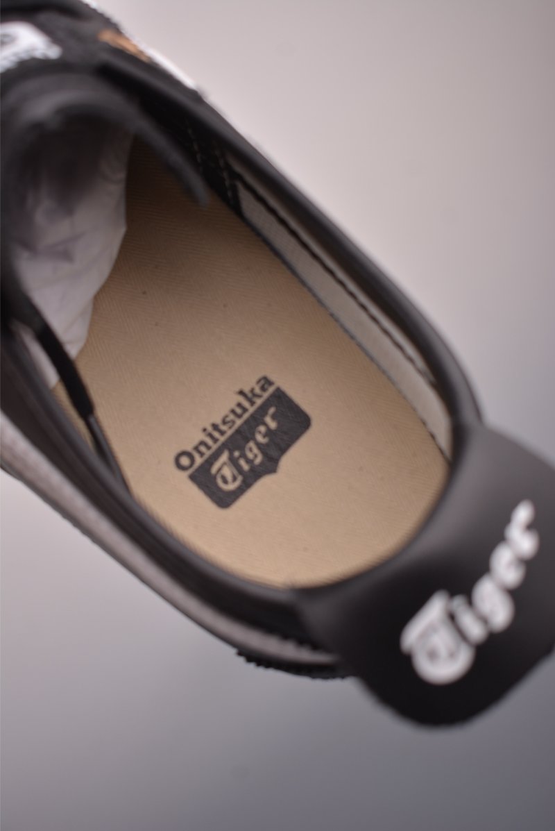 Asics Mexico 66 view
