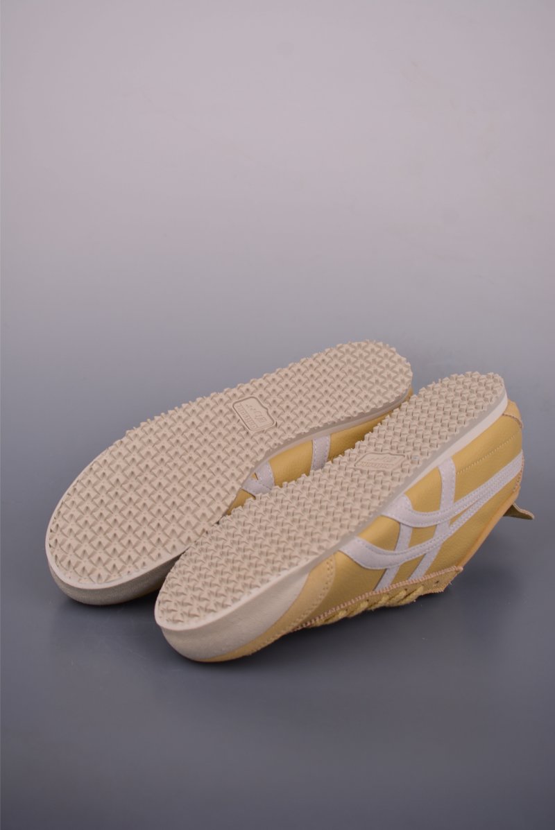 Asics Mexico 66 view