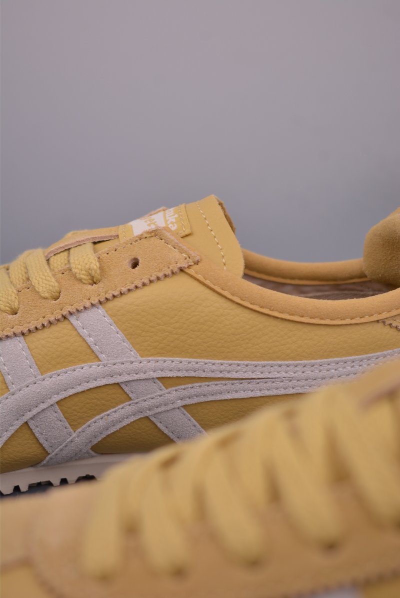 Asics Mexico 66 view