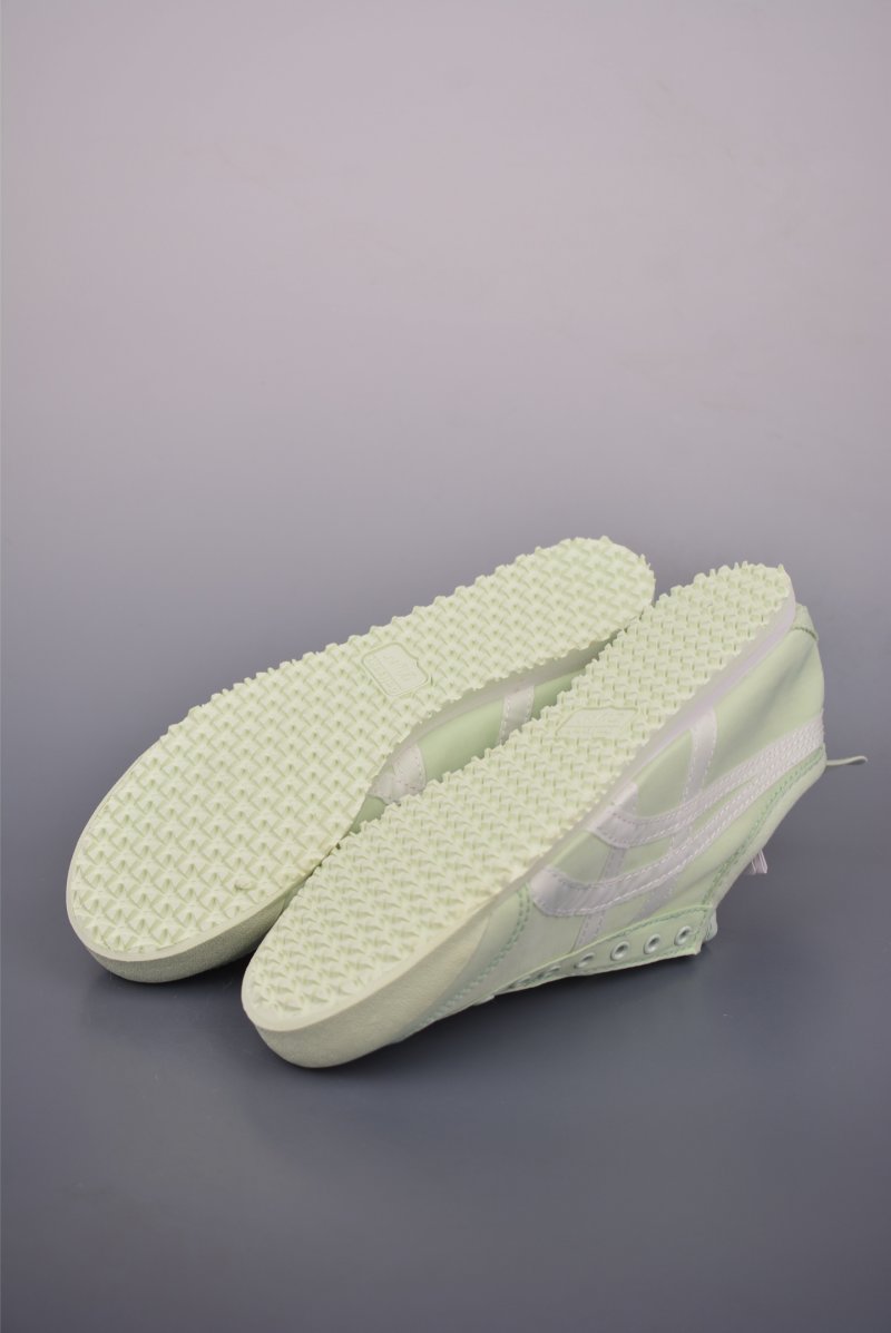 Asics Mexico 66 view