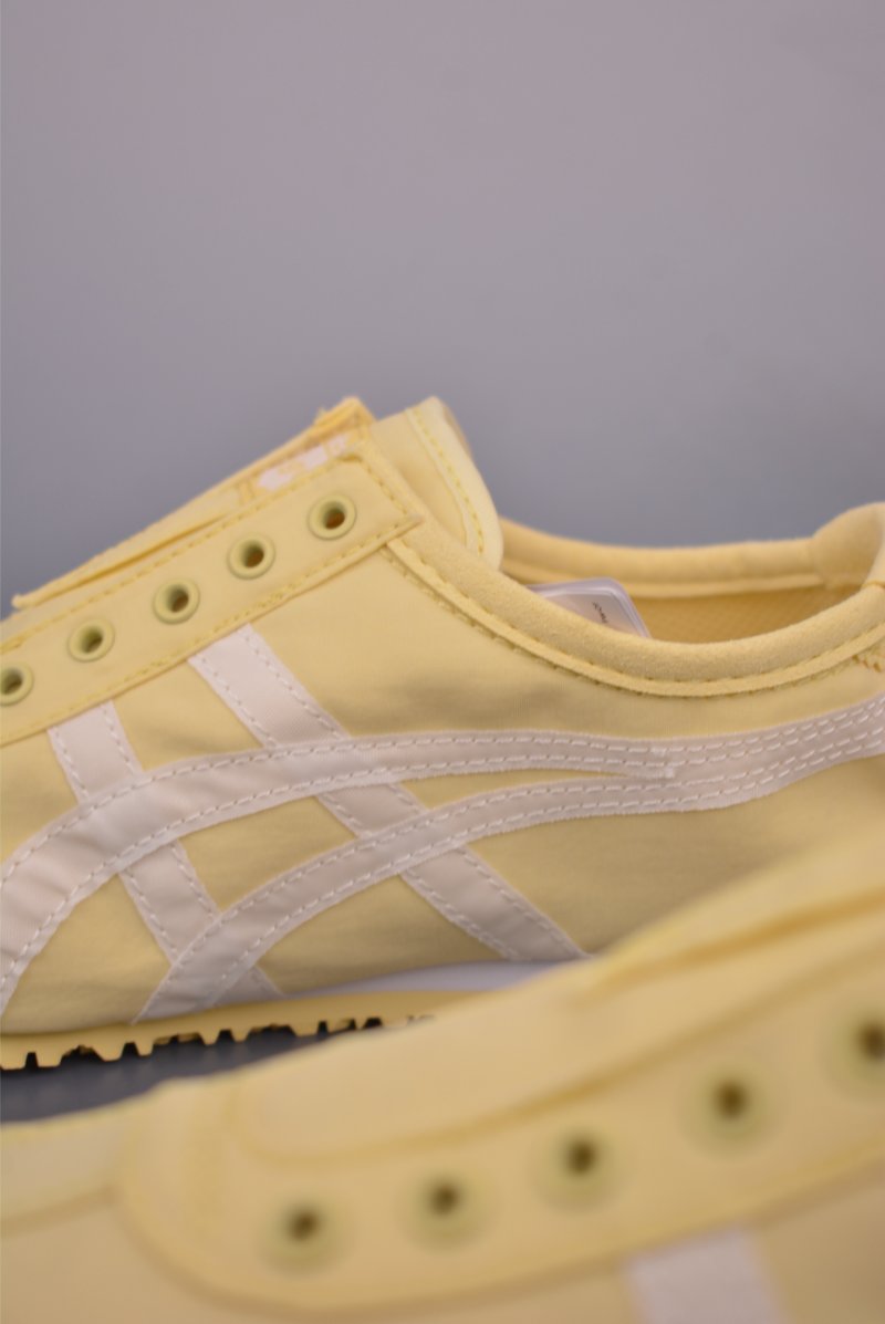 Asics Mexico 66 view