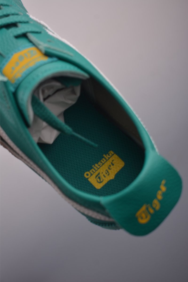 Asics Mexico 66 view