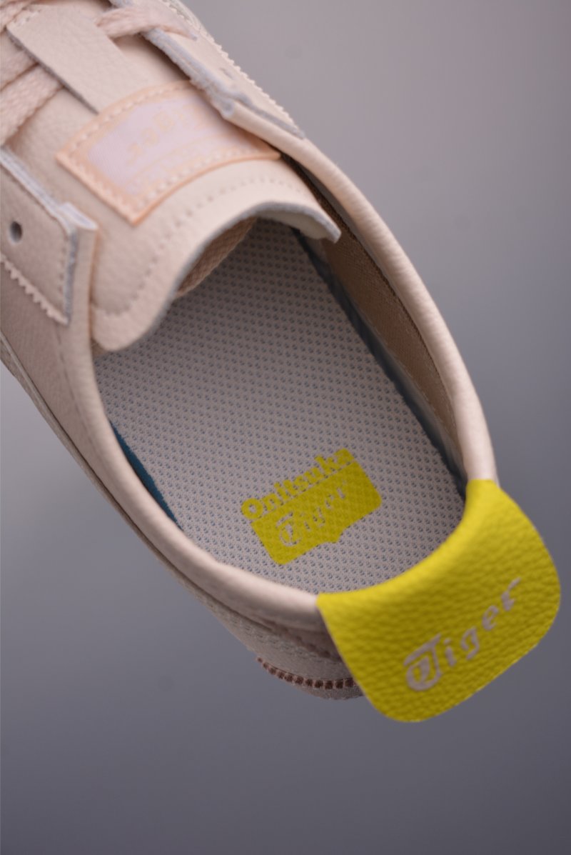 Asics Mexico 66 view