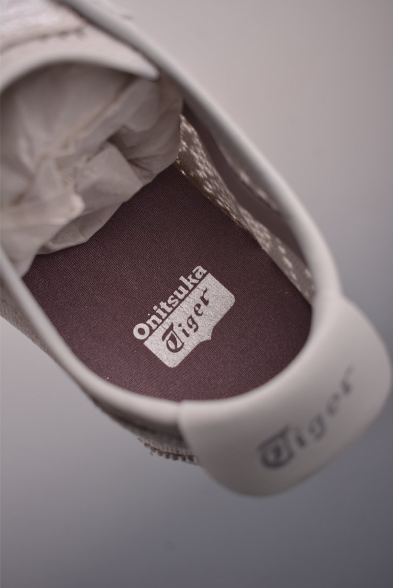 Asics Mexico 66 view