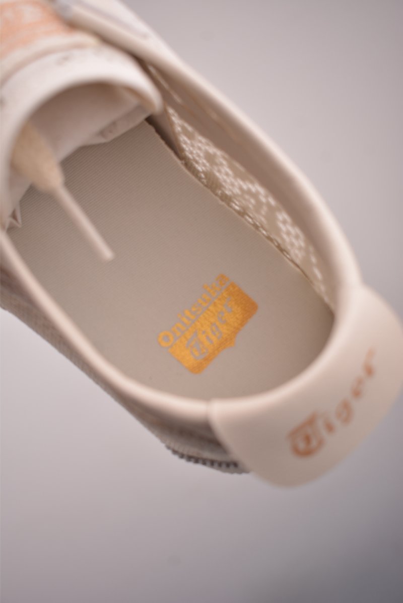 Asics Mexico 66 view