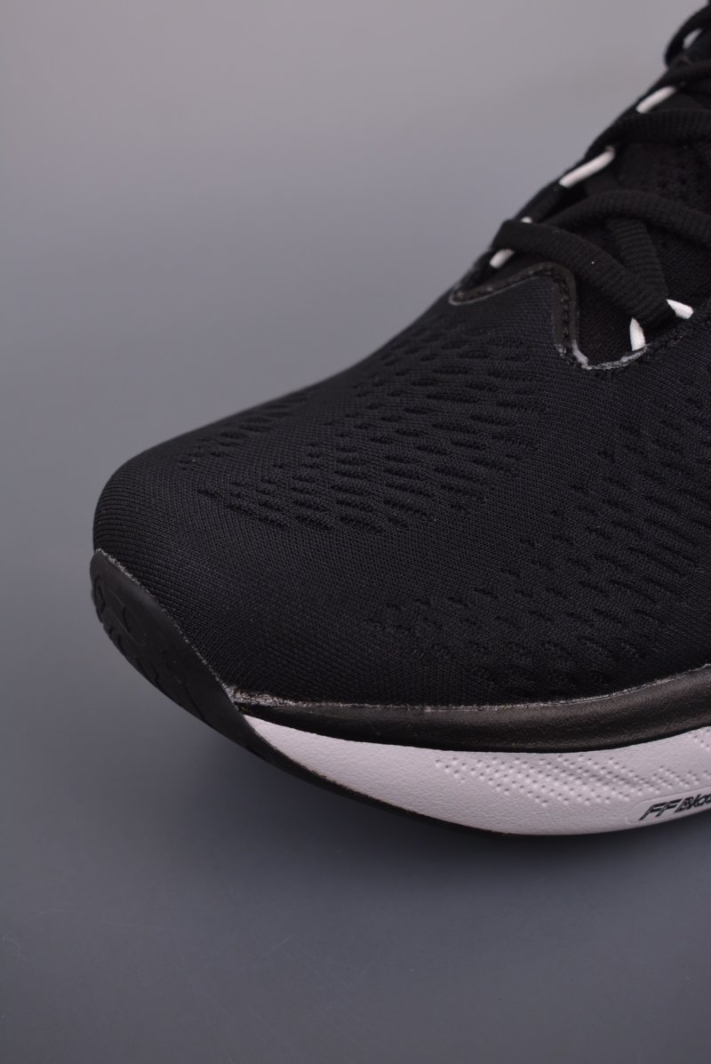 Asics Nimbus 25 view