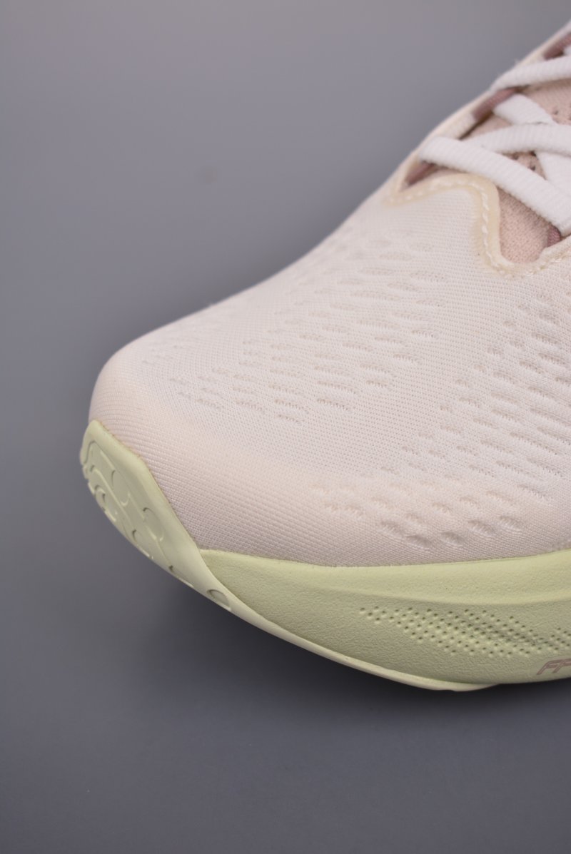 Asics Nimbus 25 view