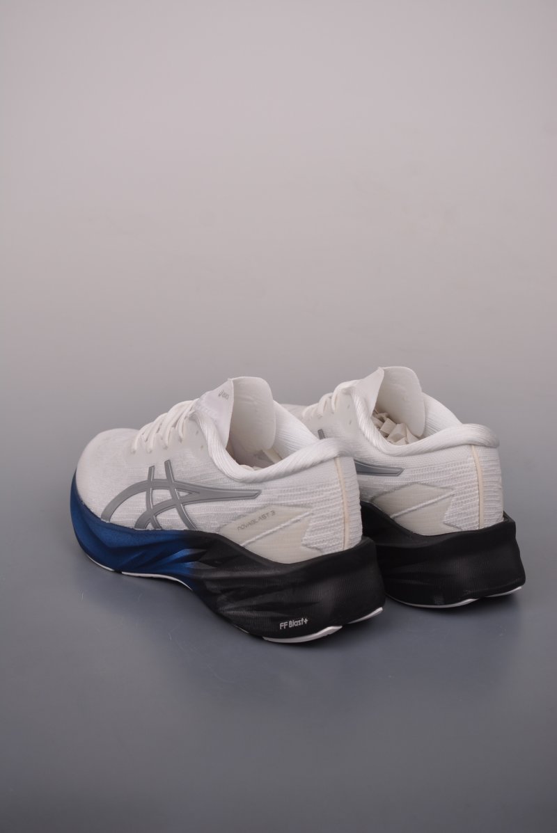 Asics Novablast 3 view
