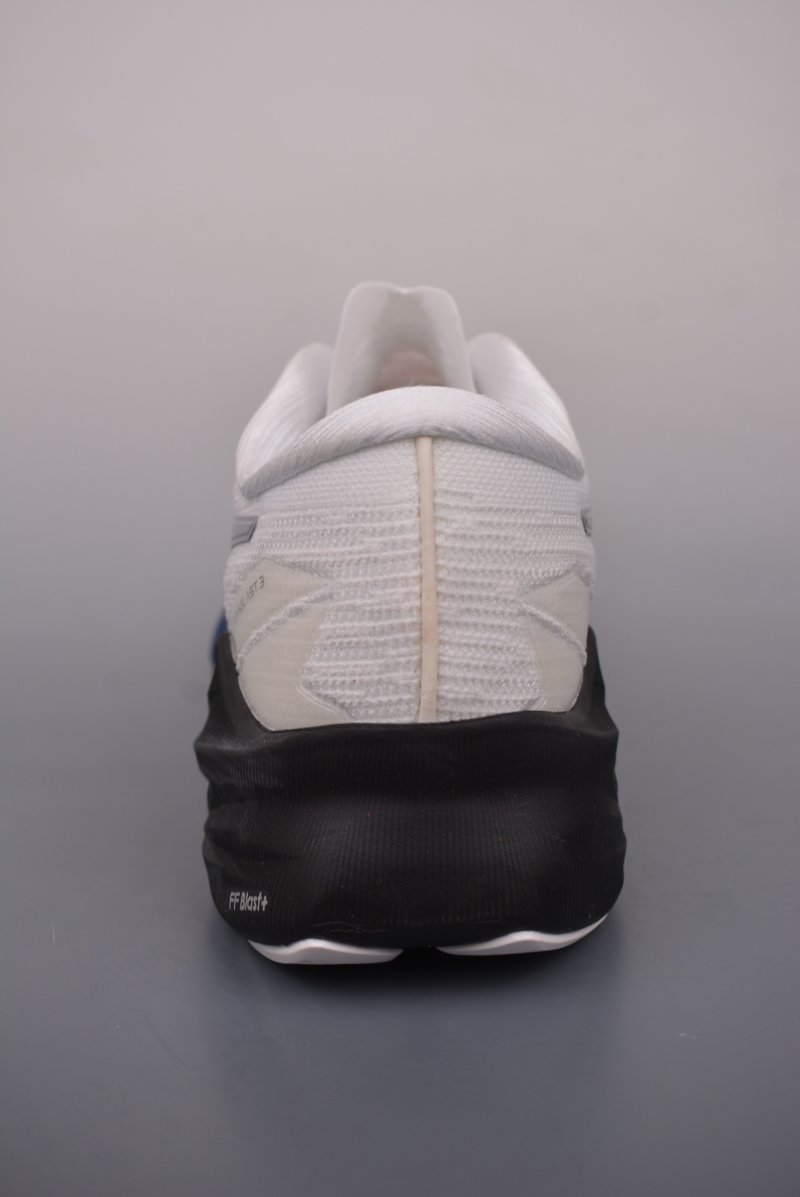 Asics Novablast 3 view