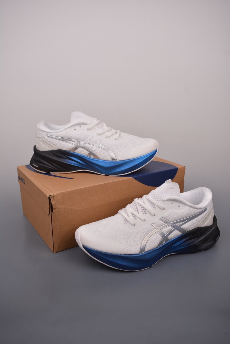 Asics Novablast 3 view