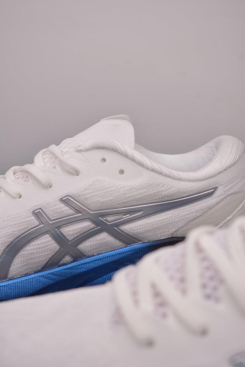 Asics Novablast 3 view