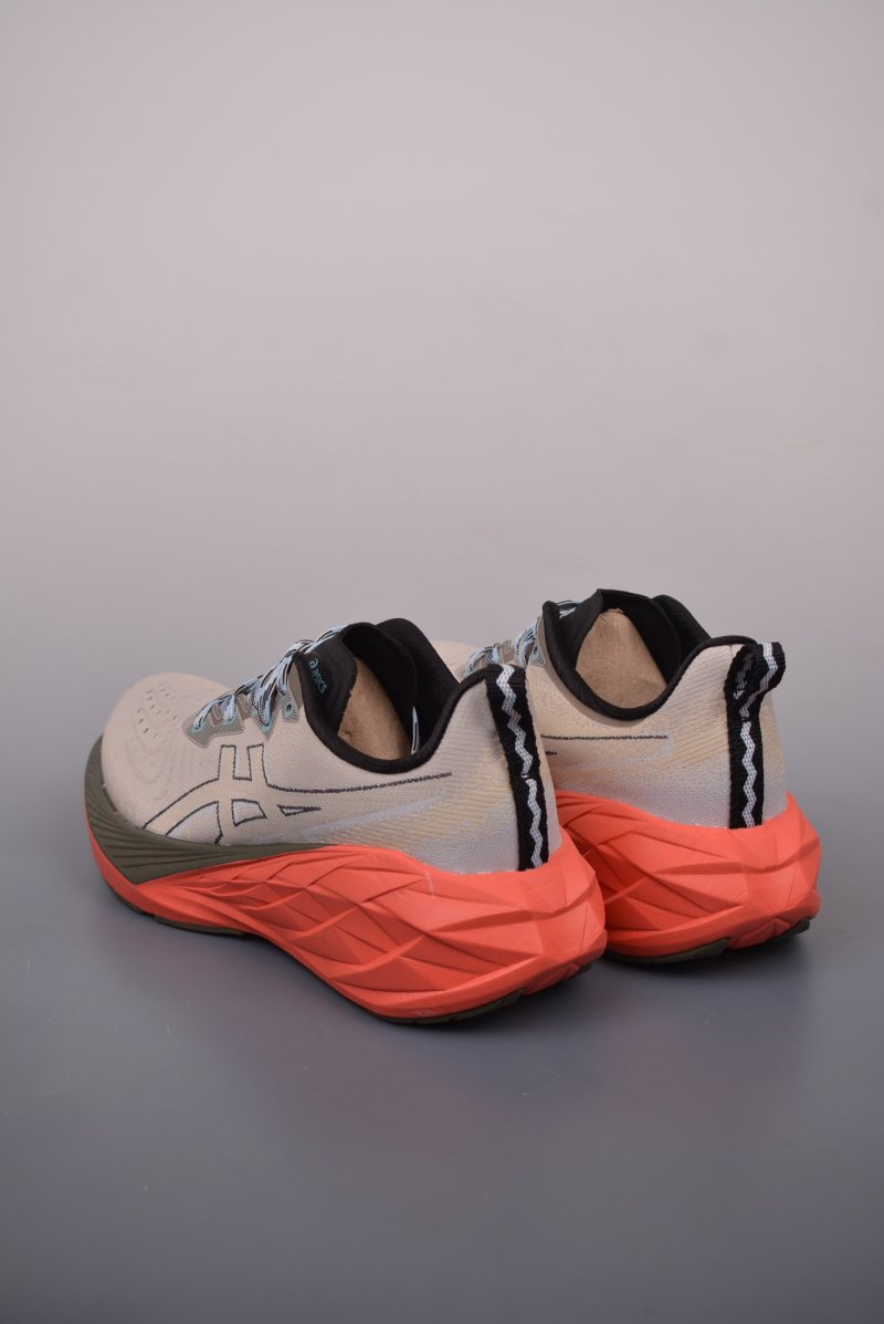 Asics Novablast 4 view