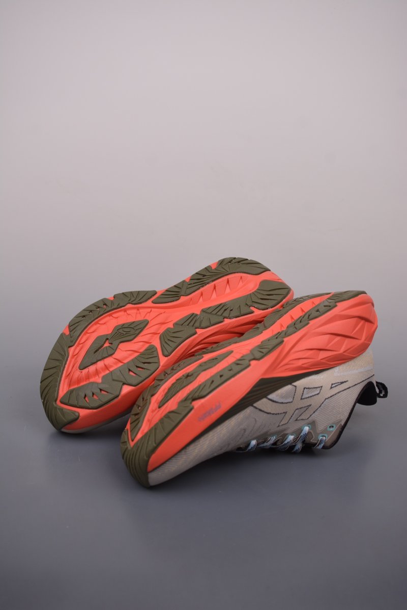 Asics Novablast 4 view