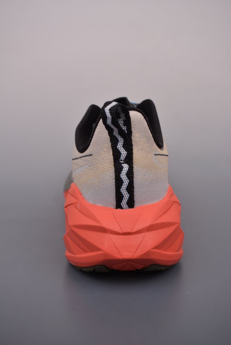 Asics Novablast 4 view