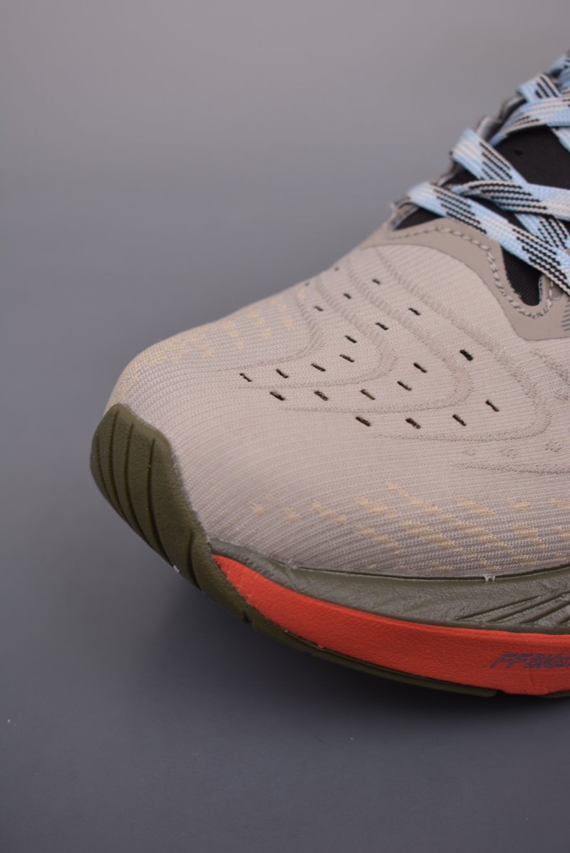 Asics Novablast 4 view