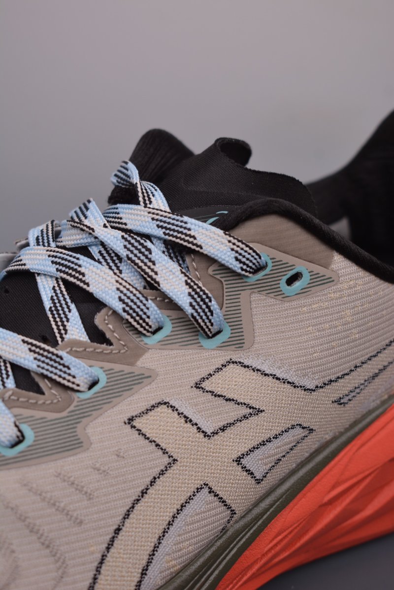 Asics Novablast 4 view
