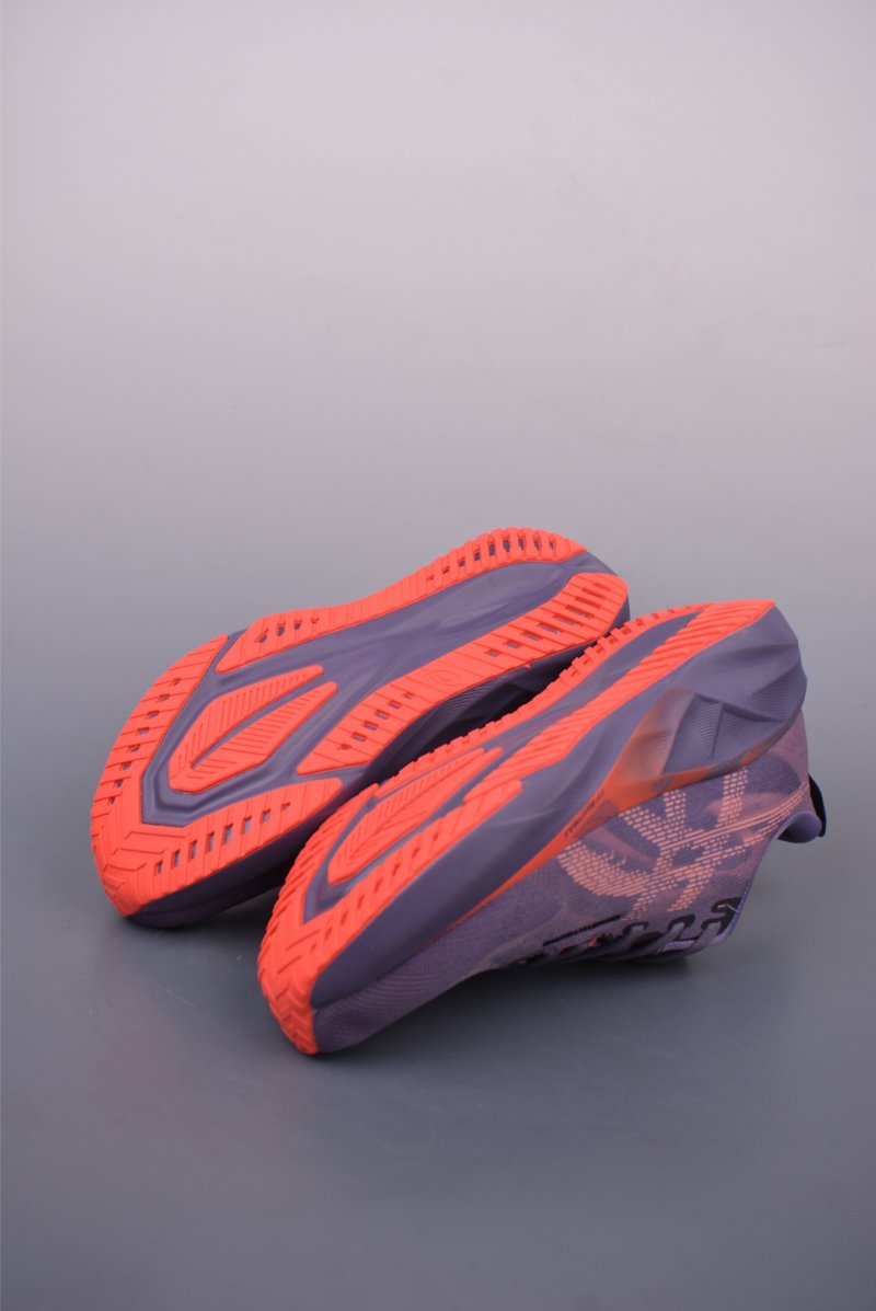 Asics Novablast 5 view