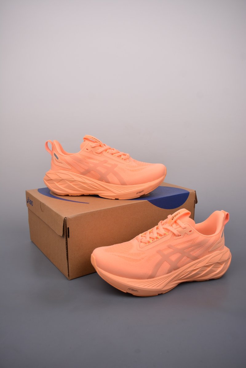 Asics Novablast 4 view