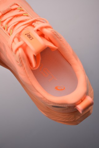 Asics Novablast 4 view 9