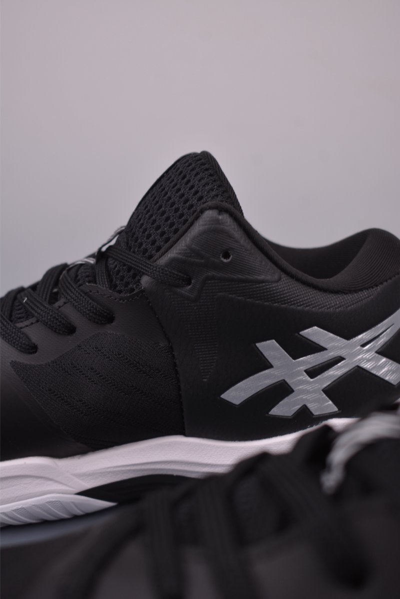 Asics Sky Elite FF view