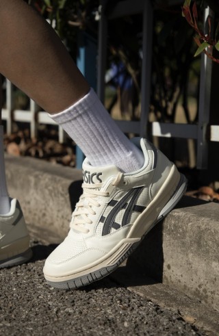 Asics Gel-Spotlyte Low view 2
