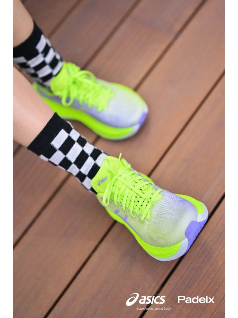Asics Superblast view