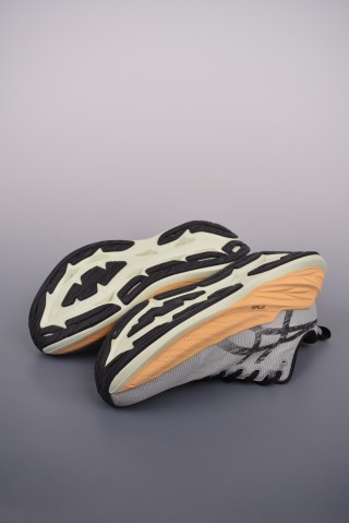 Asics Superblast view 3