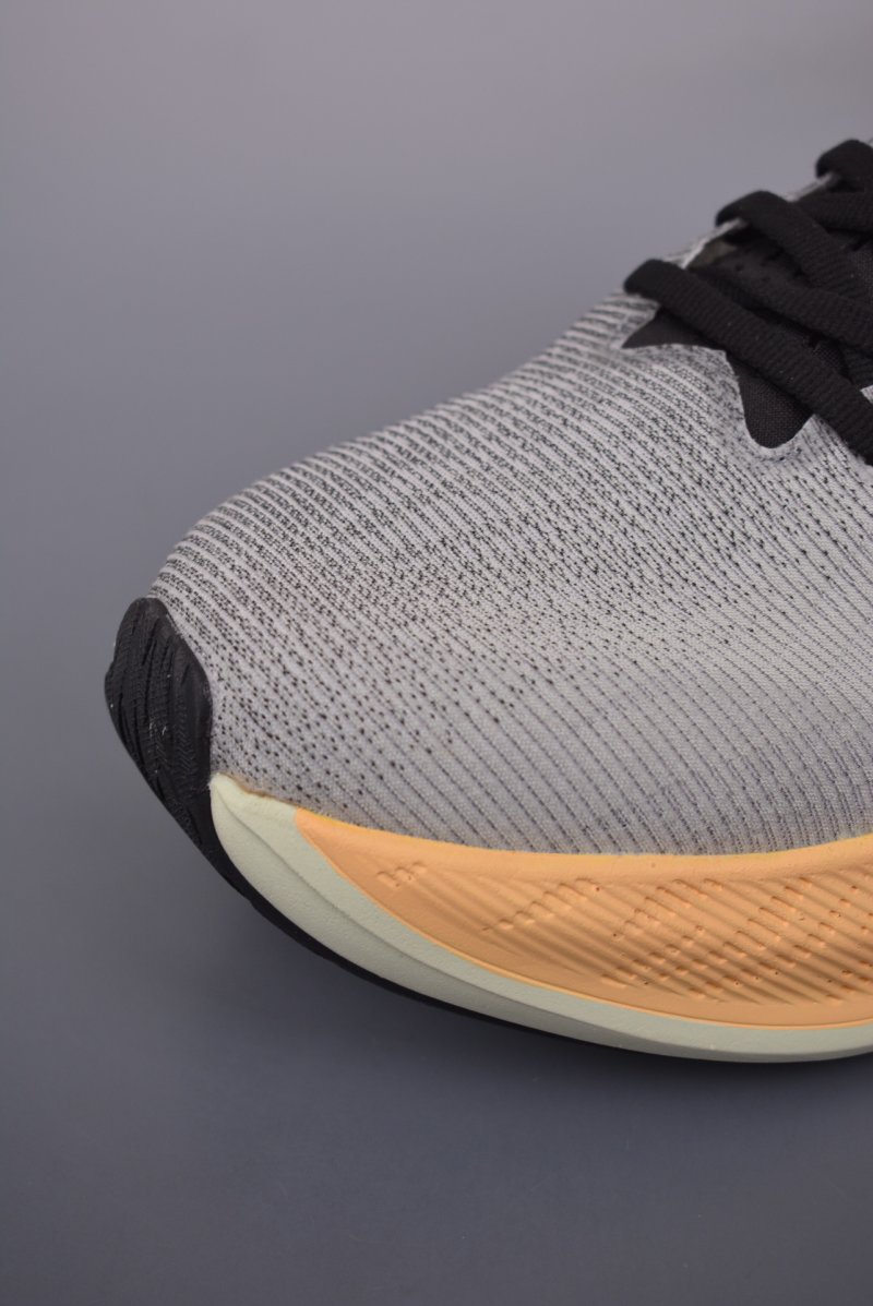 Asics Superblast view