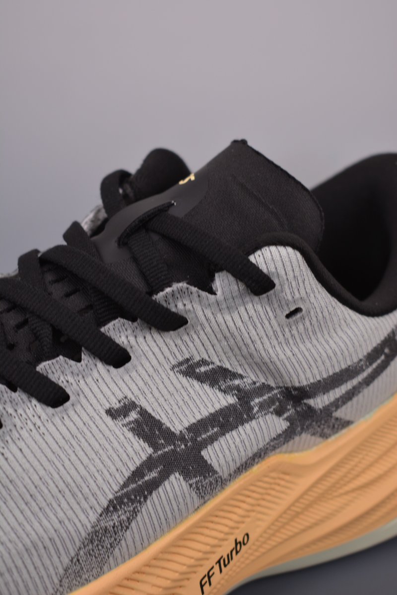 Asics Superblast view