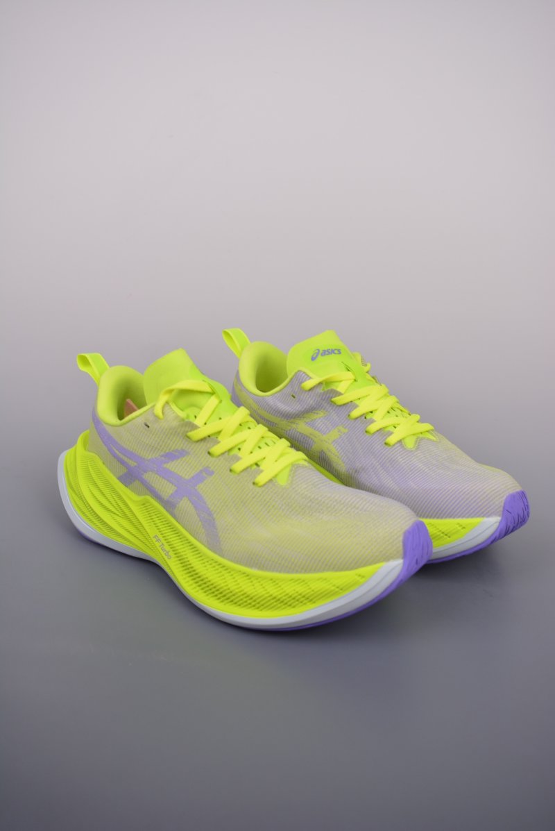 Asics Superblast view