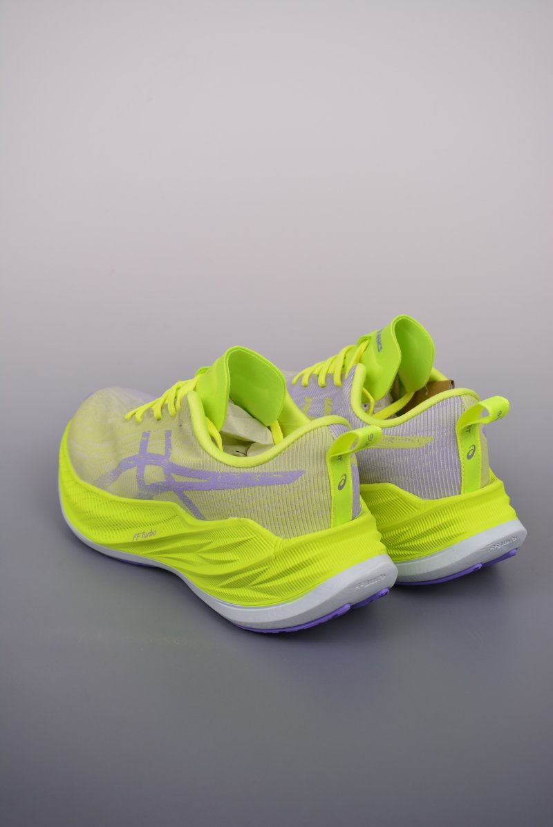 Asics Superblast view